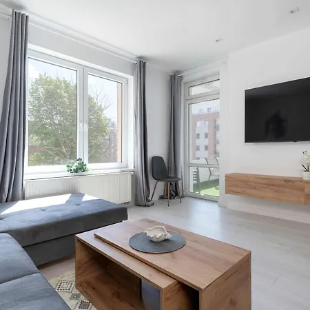 Cosy With A Balcony Close To The Old Town By Renters Gdańsk