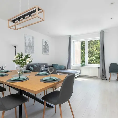 Apartament Cosy With A Balcony Close To The Old Town By Renters