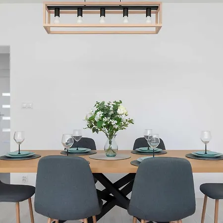 Cosy With A Balcony Close To The Old Town By Renters Gdańsk
