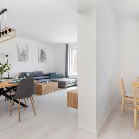 アパート Cosy With A Balcony Close To The Old Town By Renters グダニスク