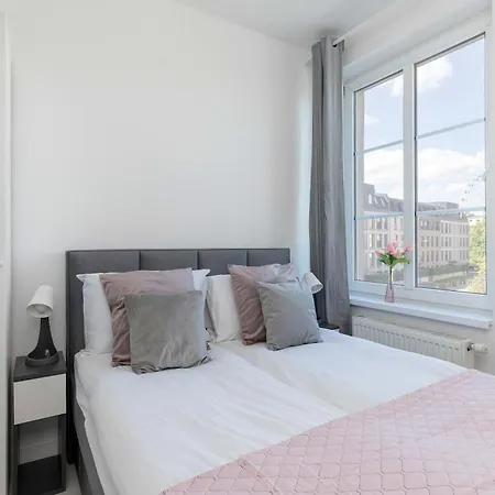 Cosy With A Balcony Close To The Old Town By Renters *