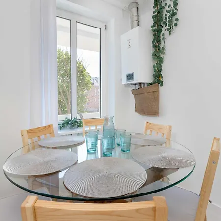 Cosy With A Balcony Close To The Old Town By Renters グダニスク