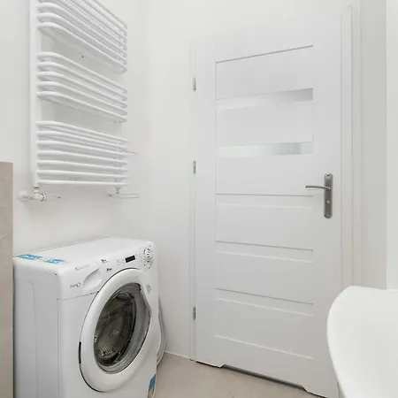 Cosy With A Balcony Close To The Old Town By Renters *